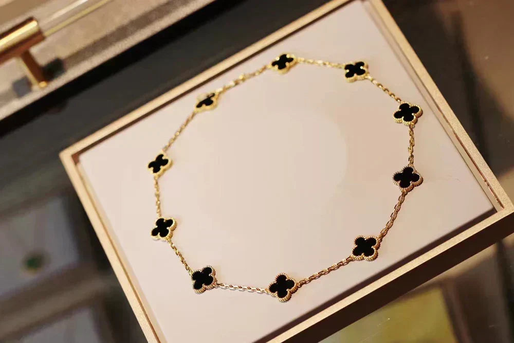 CLOVER | Necklace with 10 Clovers Black